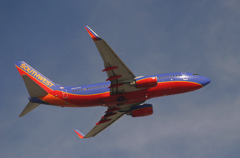 Southwest 737-700 taking off, FLL, Dec. 2006