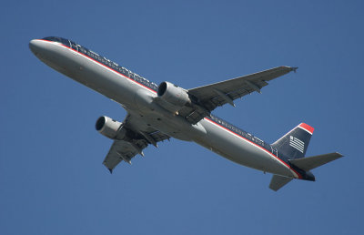 US Airways A-321 climbing out of LGA, Sept 2007