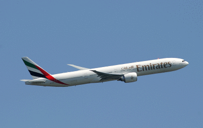 Emirates 777-300 taking off JFK RWY 13R