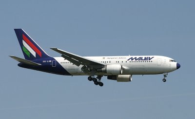 Malev 767 arriving JFK 22L