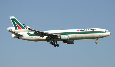 Alitalia Cargo MD-11 approach JFK 22L