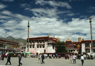 The square in front of the Jokhang Temple
