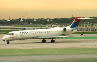 The 1000th CRJ built, N642CA of DL