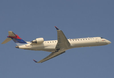 CRJ-700 in DL color climbing out of FLL