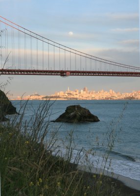 Moonrise over the bridge: A 30min. walk from Battery Spencer takes you to Kirby Cove, where you see the city BELOW the bridge