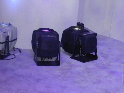 2001-11-01_LDI_0073_Coemar Exterior fixture-2.jpg