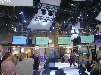 2001-11-01_LDI_0076_ECT Booth.jpg