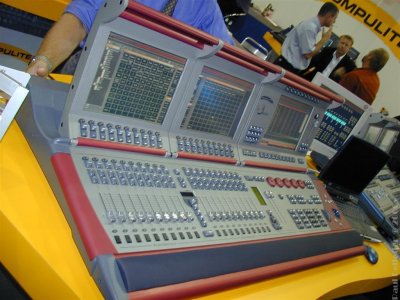 2002-09-10_PLASA_0038.JPG