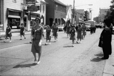 Wilma Daugherty leading the Brownies