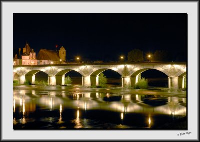 Amboise Bridge at Night_DS26487.jpg