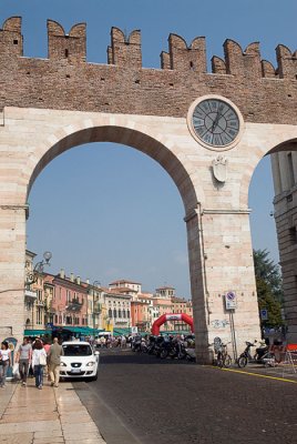 3172 - Verona - Portoni della Bra.jpg