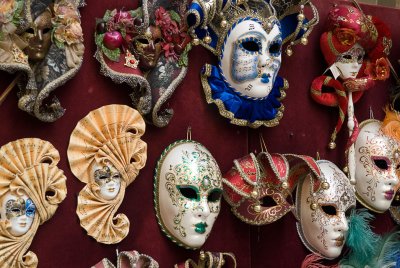 3186 - Verona - Venetian Masks.jpg