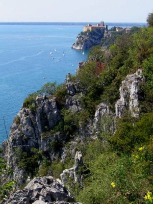 Approaching the Duino