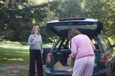 Heather and Jen loading up
