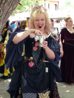Willow is the quickest Film Change artist in the Faire