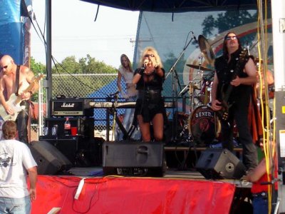 The lead in band for Molly Hatchet