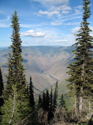 Looking east at the Snake River canyon from Hat Point.