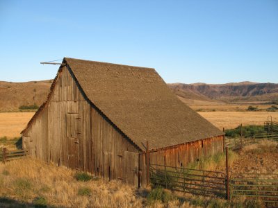 Another roadside barn