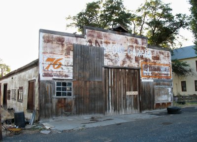An old garage in Antelope