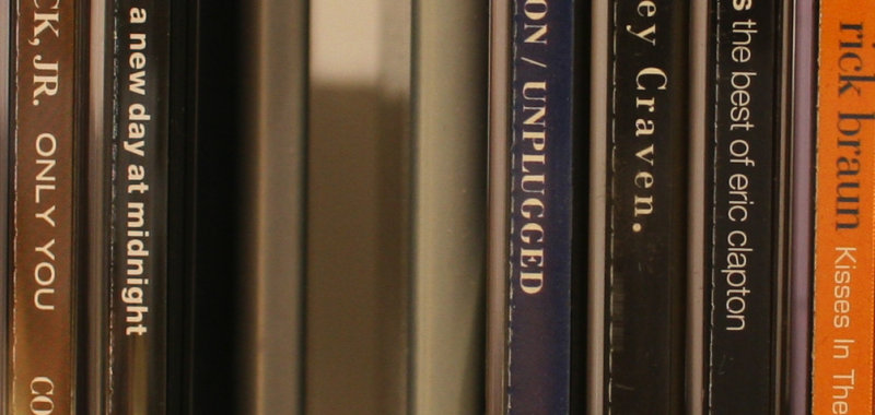 Sigma 30mm f/3.5 (100% crop)