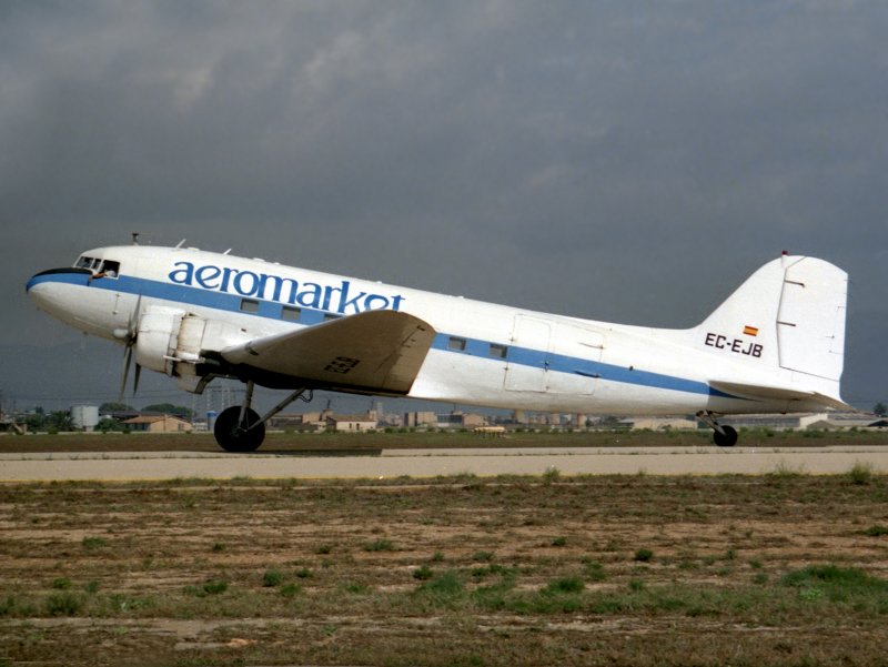 seen at Palma in 1988 taxiing for 06L