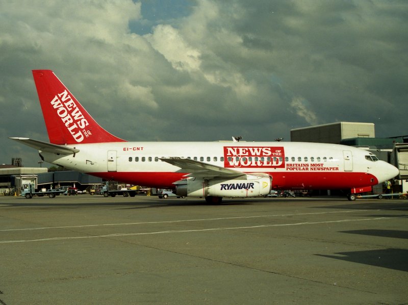 B737-200 EI-CNT