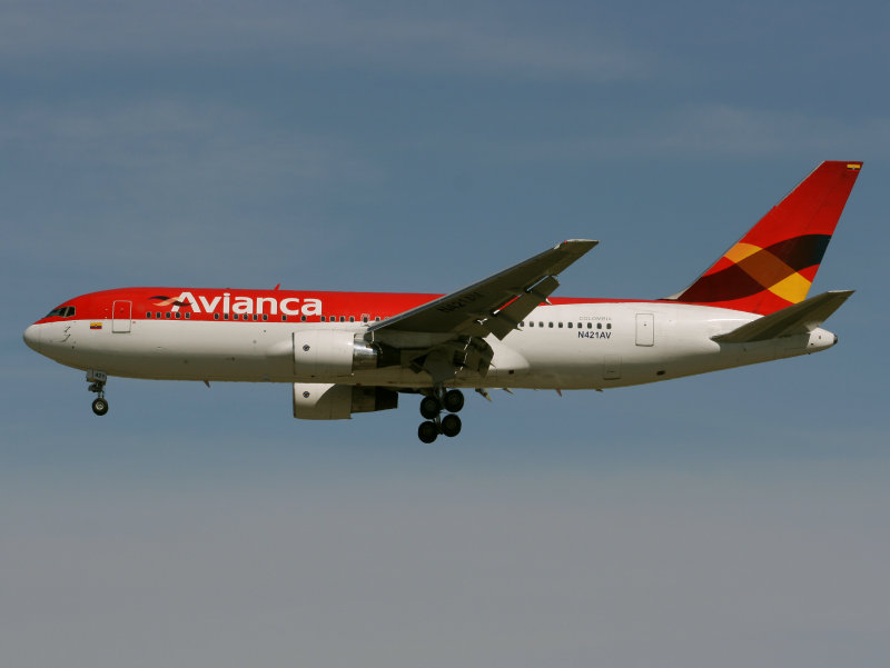 B767-200 N421AV finals for 36L after its long trip from central America.