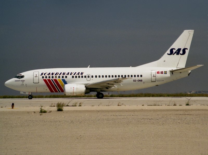 B.737-500 SE-DNB 