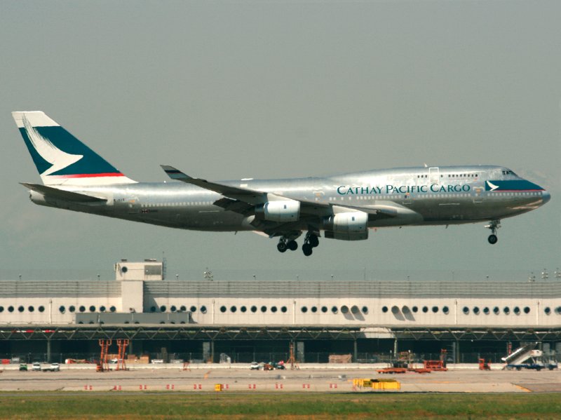 B747-400 B-HUS