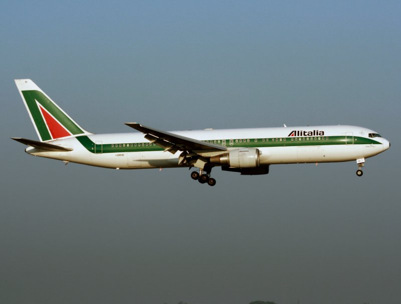 B.767-300 I-DEID 