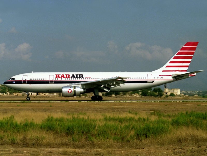 slowing down on 24L at PMI, 1990.