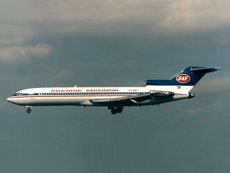 B727-200 YU-AKF