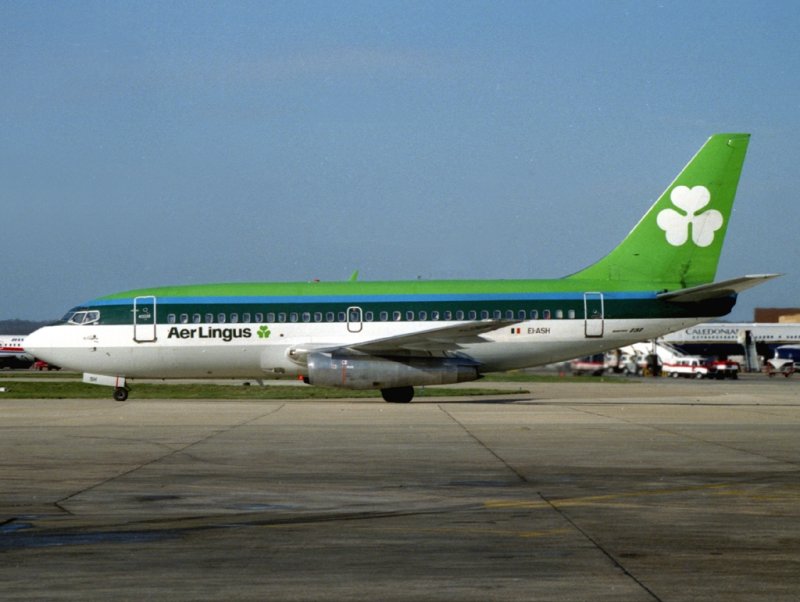 B.737-200 EI-ASH