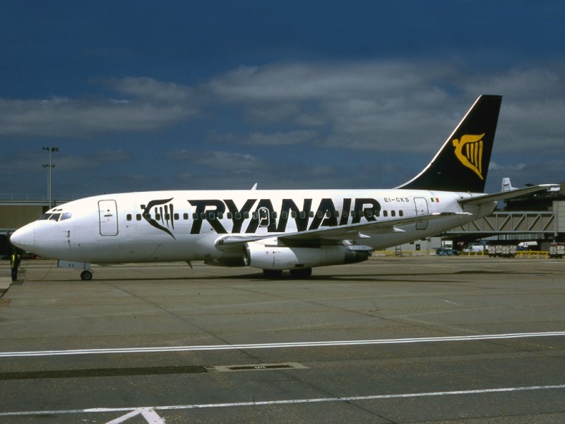 B737-200 EI-CKS