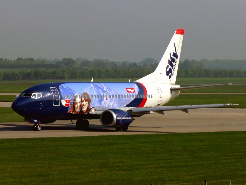 B737-500 OM-SEE