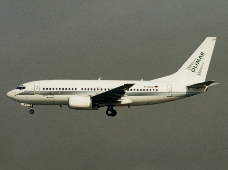B.737-700 D-AGEV