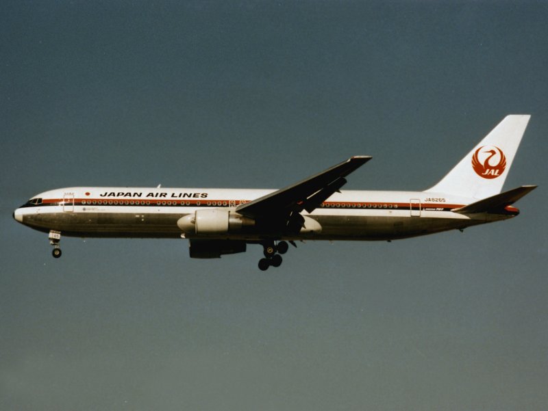 B767-300 JA-8265