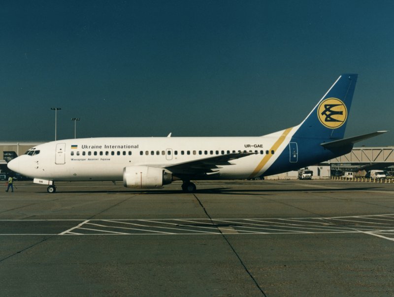 B737-400 UR-GAE 