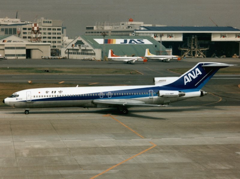B.727-200 JA-8355