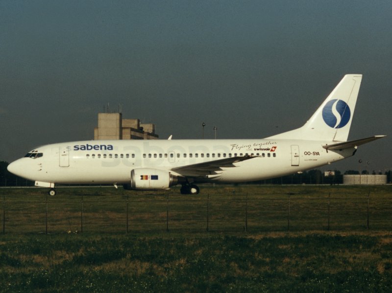 B737-300 OO-SYA