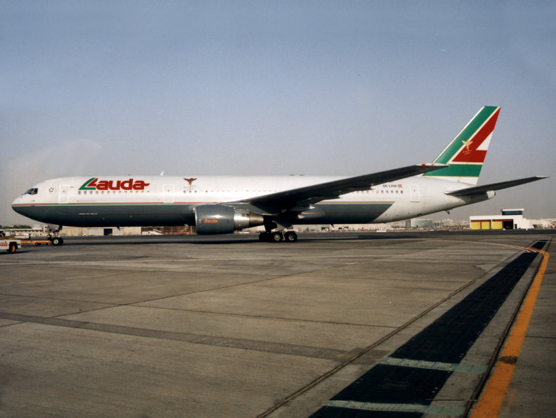 B767-300 OE-LAW