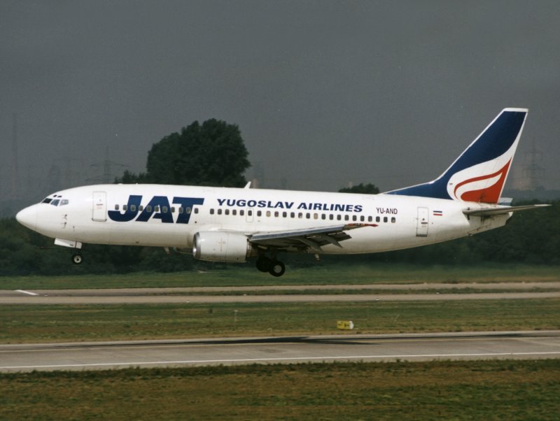 B737-300 YU-AND