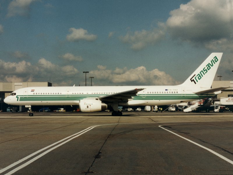 Boeing 757-200 PH-TKZ 