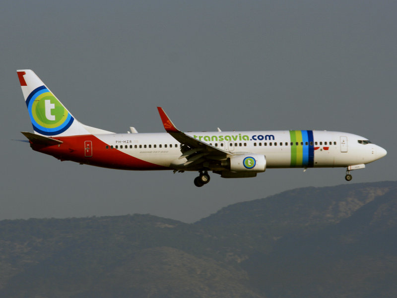 Boeing 737-800 PH-HZR
