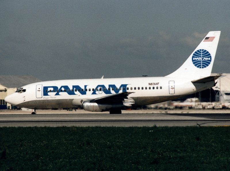 B737-200 N63AF