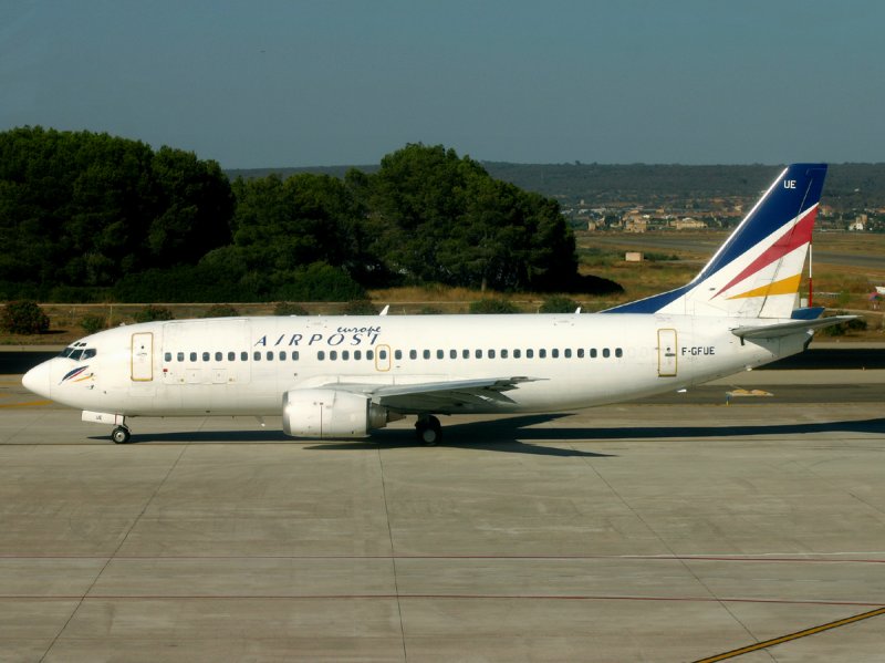 B737-300 F-GFUE