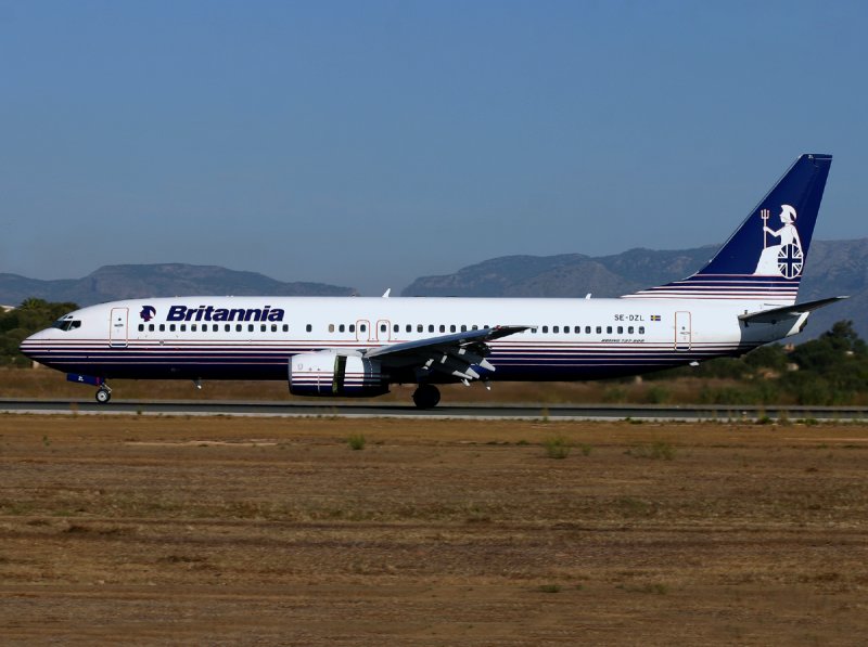 B737-800 SE-DZL