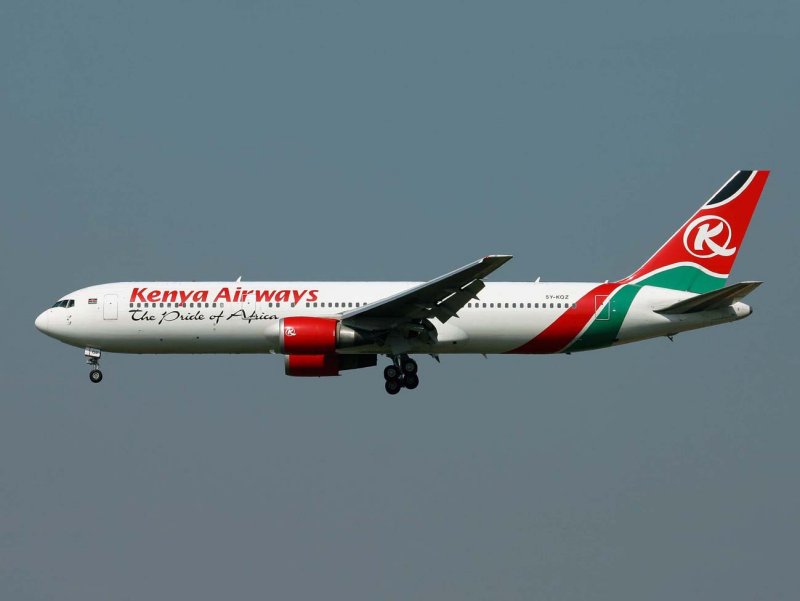 B767-300 5Y-KQZ