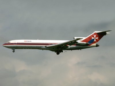 Boeing 727-200 N2818W