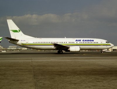 B.737-400 TR-LFU 